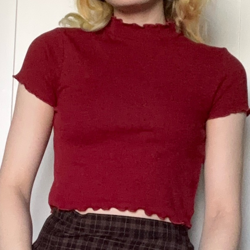 Red Ruffled Hem Cropped Top